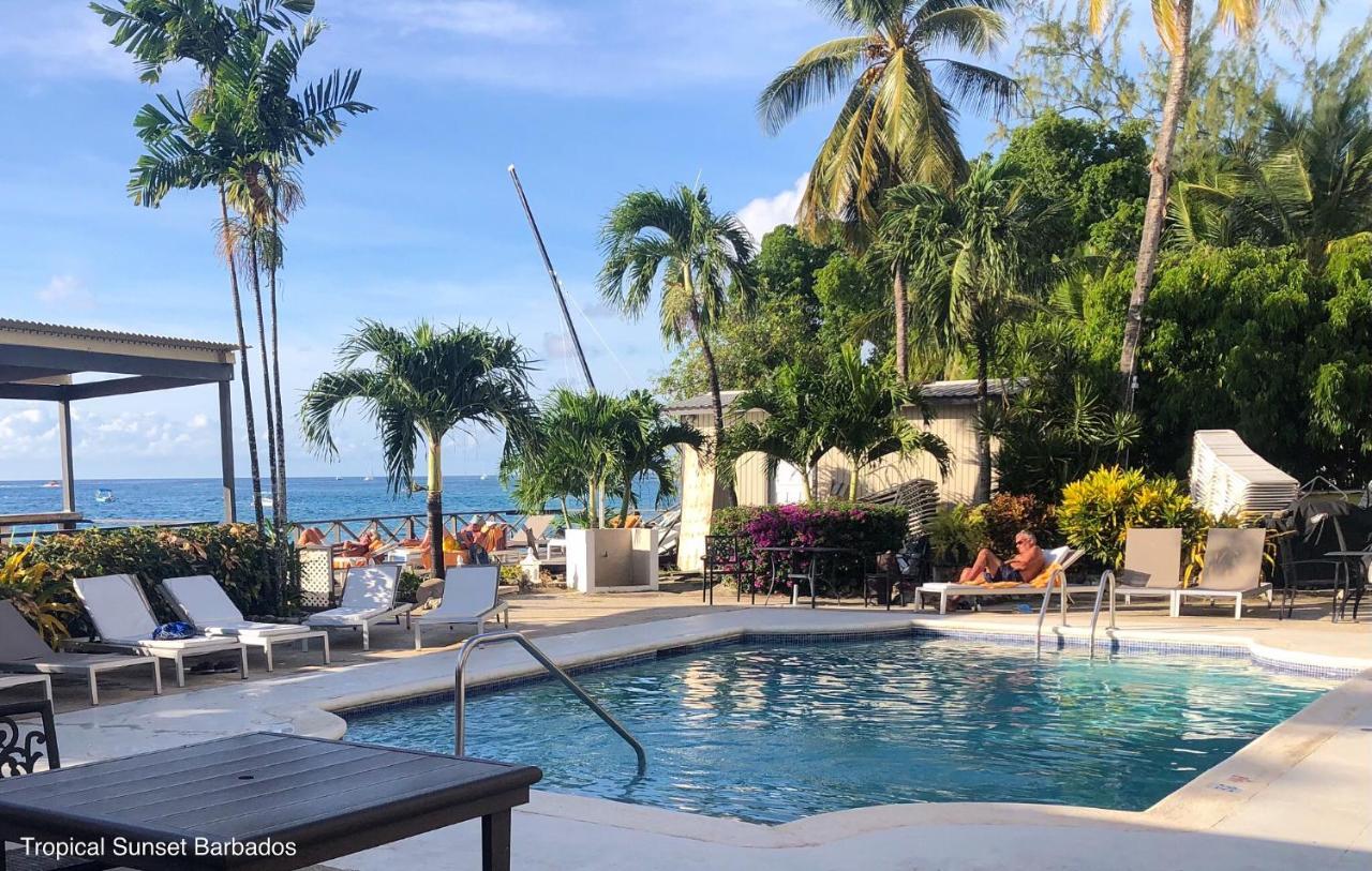 Tropical Sunset Beach Apartment Hotel Saint James Exterior foto