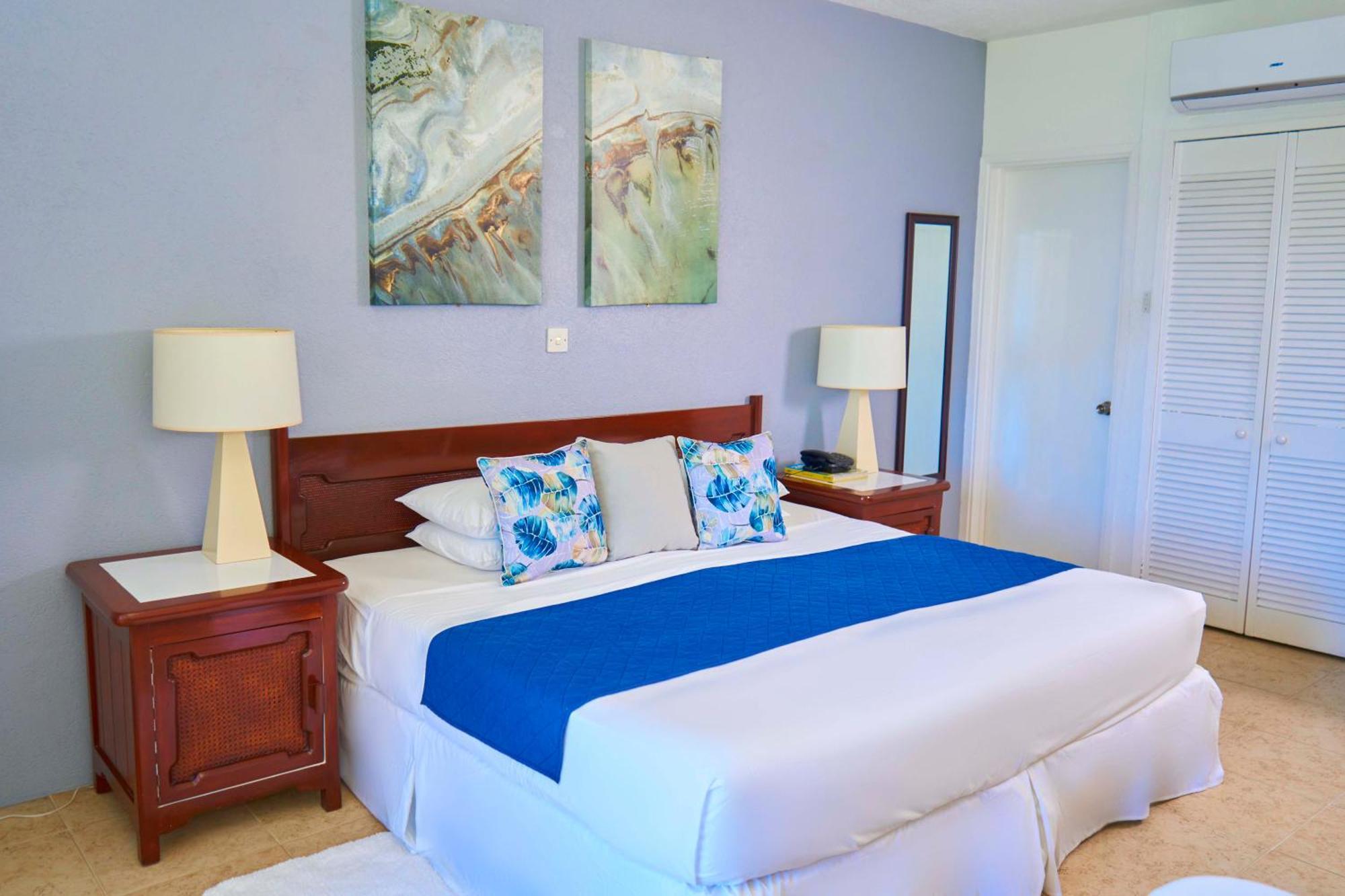Tropical Sunset Beach Apartment Hotel Saint James Exterior foto