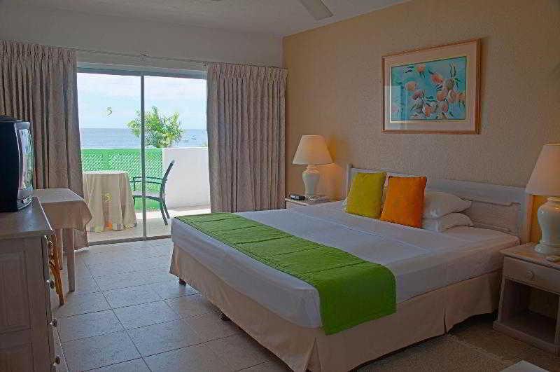 Tropical Sunset Beach Apartment Hotel Saint James Exterior foto